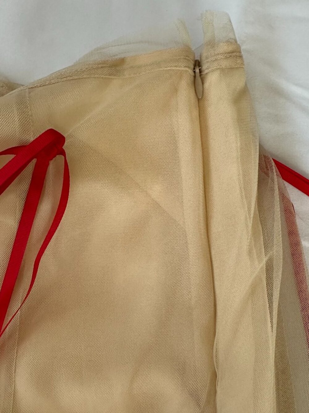 Maeve Tulle Tulip Skirt with Red Bows Sz 2 - Picture 4 of 5